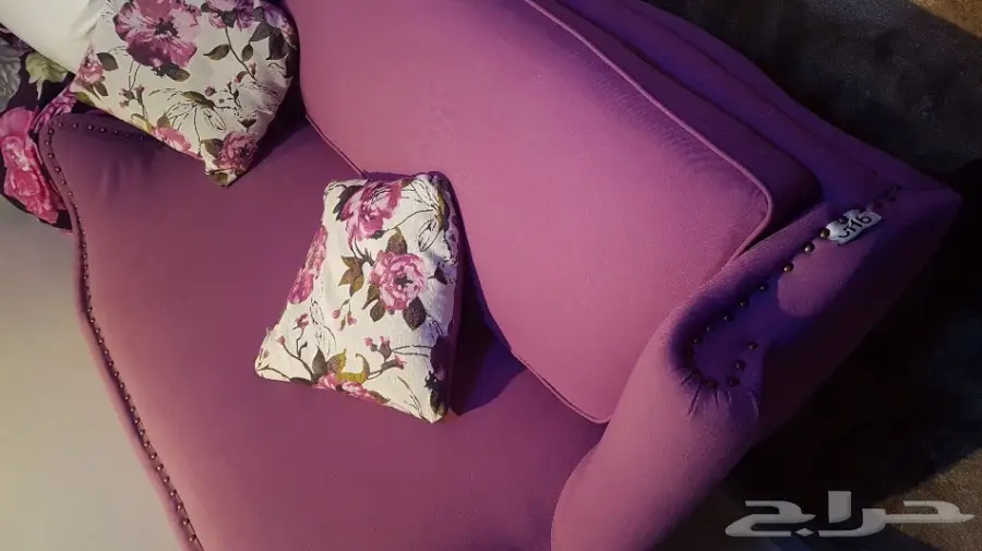 سرير واثنين كميدينه وطاولةرئيسية وكنبتين  (image 1)