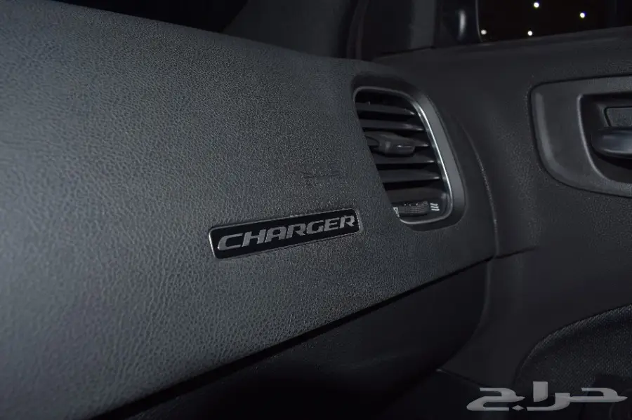 شاحنة شيفروليه تشارجر SXT 1 - 2018 (V6) - سعودي (image 26)