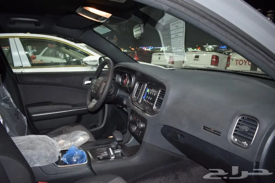 شاحنة شيفروليه تشارجر SXT 1 - 2018 (V6) - سعودي (image 32)