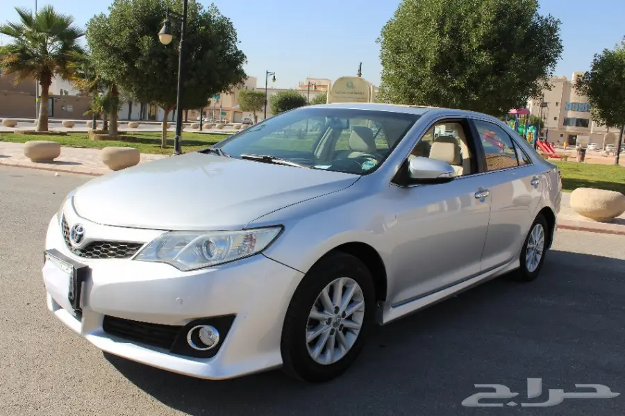 تويوتا كامري GLX موديل 2012 (image 1)