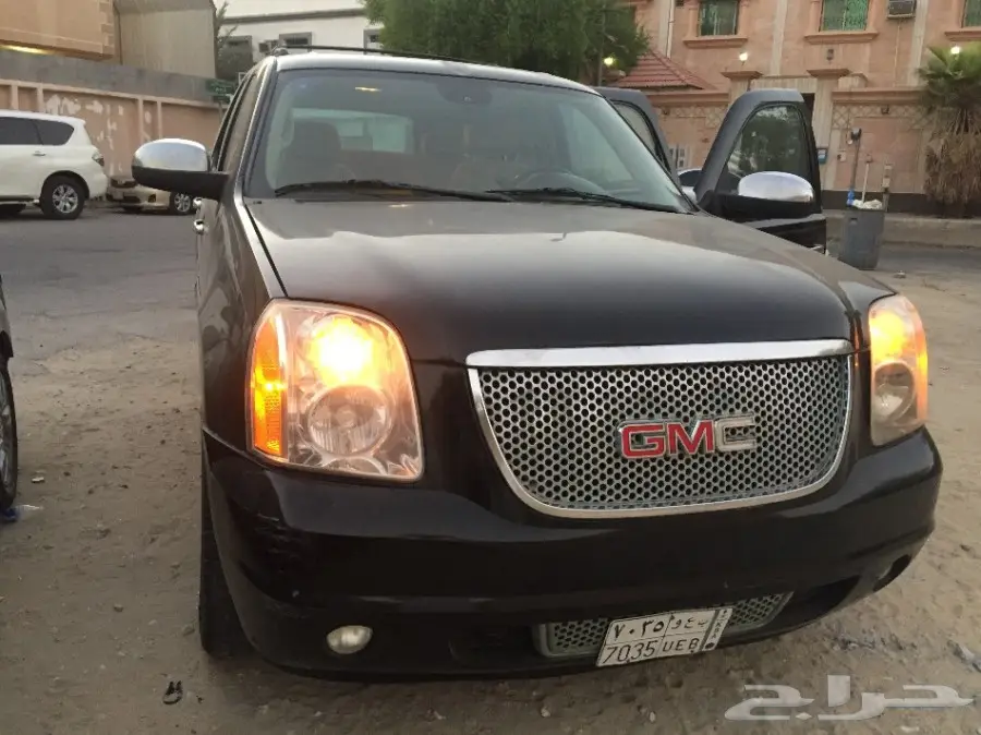 يوكن أسود 2008 للبيع كاش او اقساط (image 1)