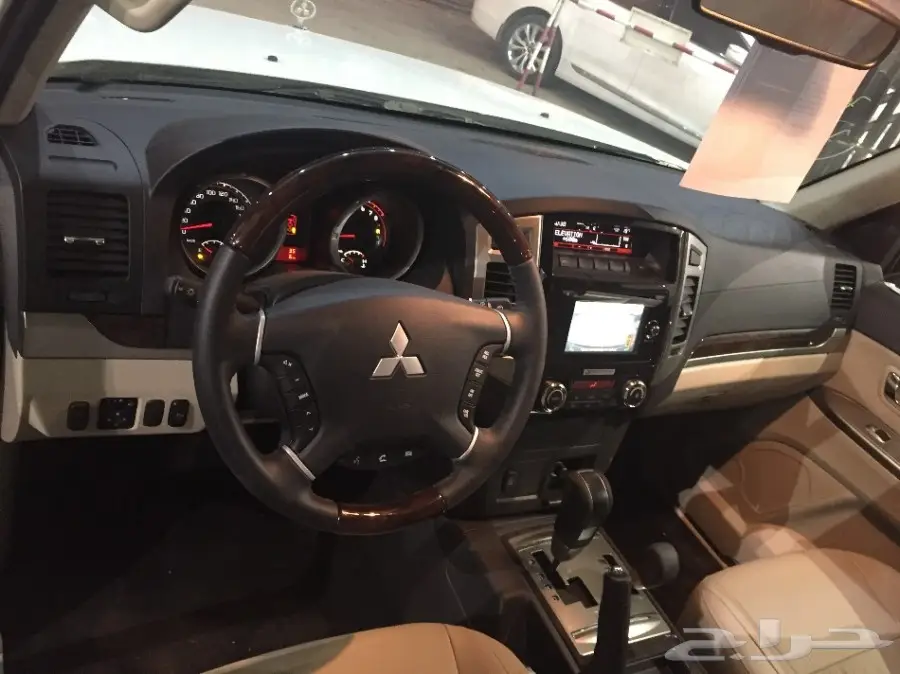 ميتسوبيشي باجيرو 2017 - فل كامل - خليجي - الحبتور (image 3)