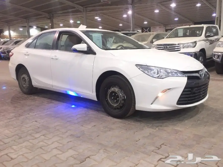 تويوتا كامري 2017 GL بريمي - فرصة ذهبية! (image 1)