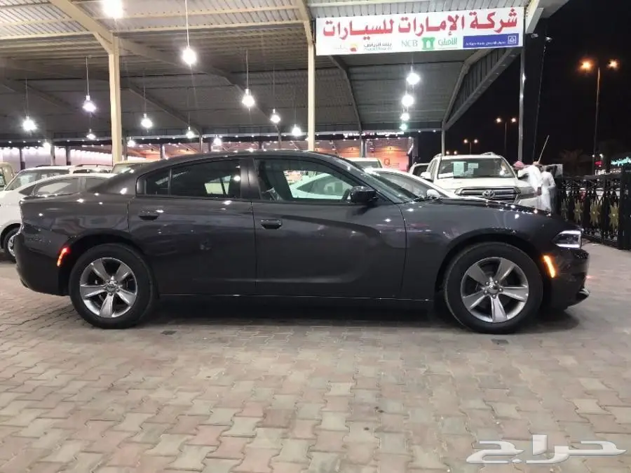 مطلوب شاحنة شارجر 2018 SXT PLUS - بحالة ممتازة! (image 3)