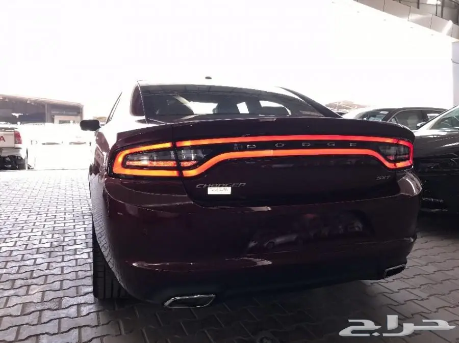 مطلوب شاحنة شارجر 2018 SXT PLUS - بحالة ممتازة! (image 8)