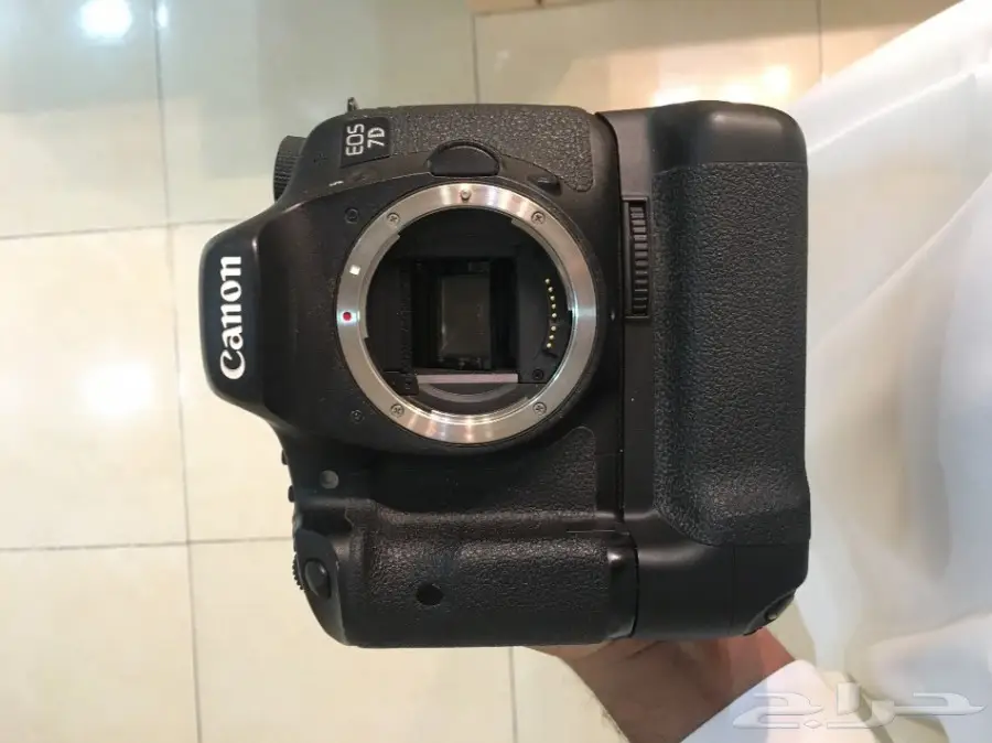 كاميرة كانون 7D  للبيع مستعجل
