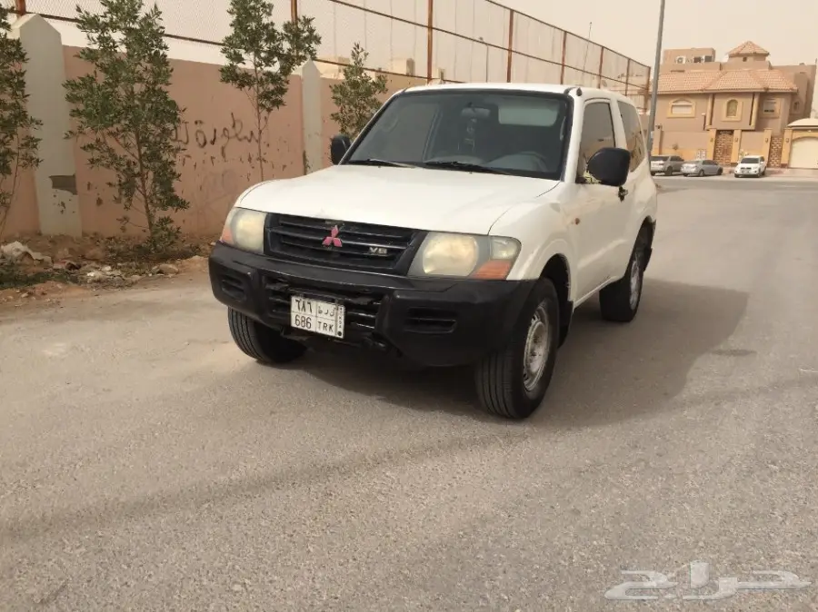 للبيع  باجيرو او للبدل ربع 2002