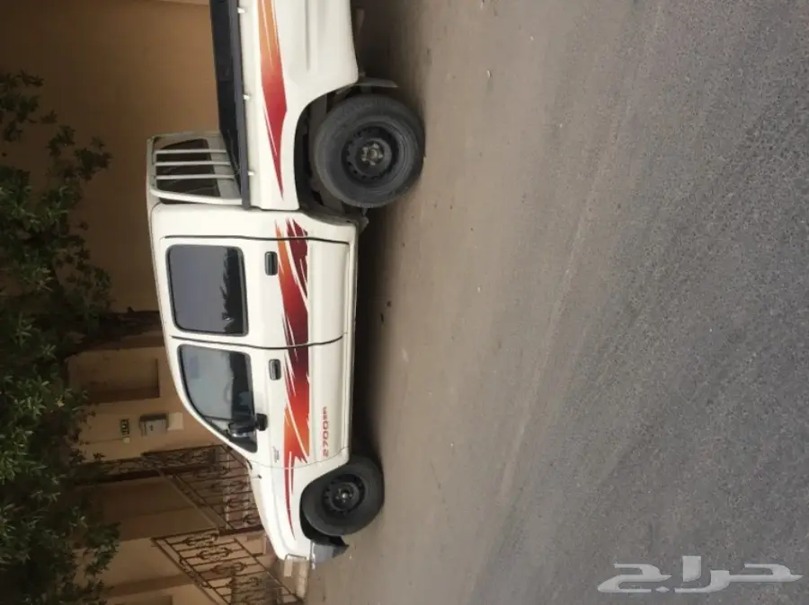 هايلوكس 2004 ممشى قليل 