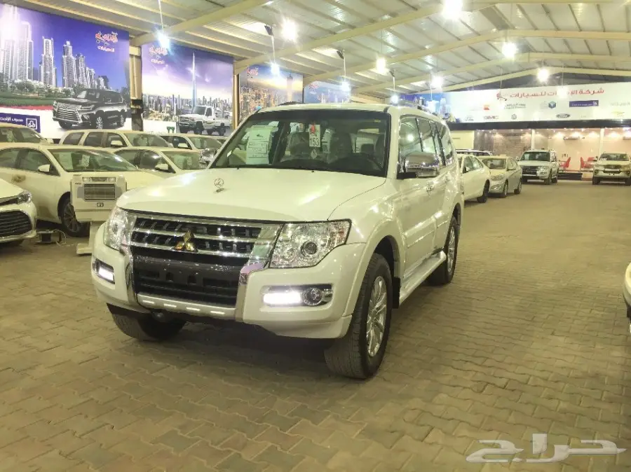 باجيرو 2017 سعودي 3.8 فل كامل علامات ذهبية (image 1)