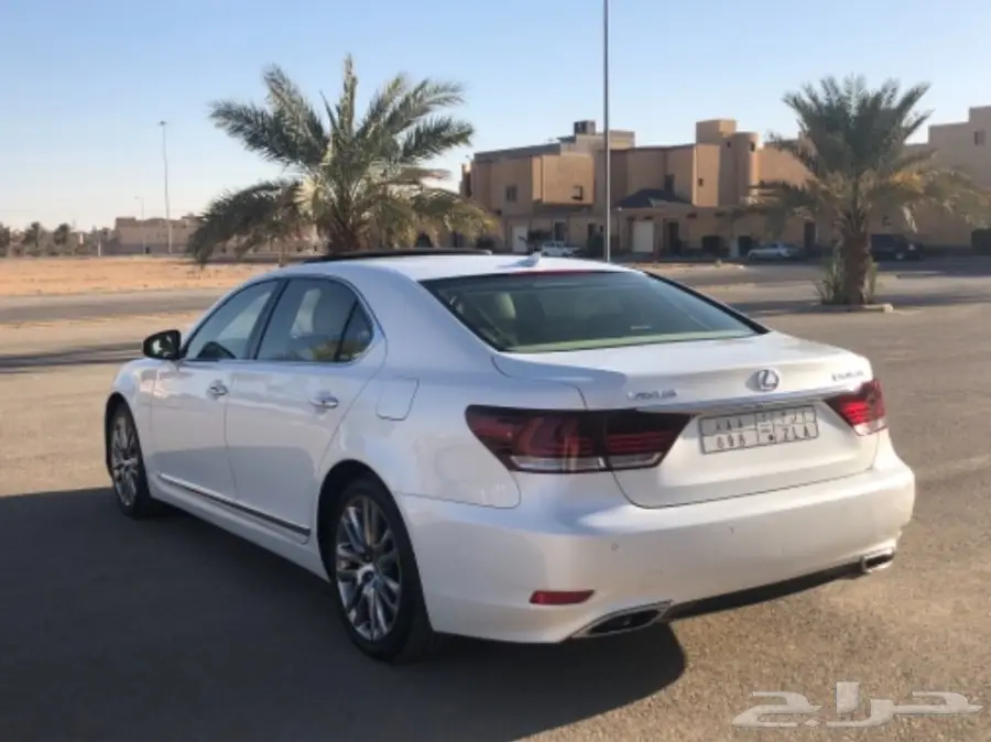 لكزس 460 لارج 2013 لؤلؤي نظيفه  (image 3)