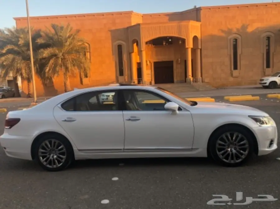 لكزس 460 لارج 2013 لؤلؤي نظيفه  (image 8)