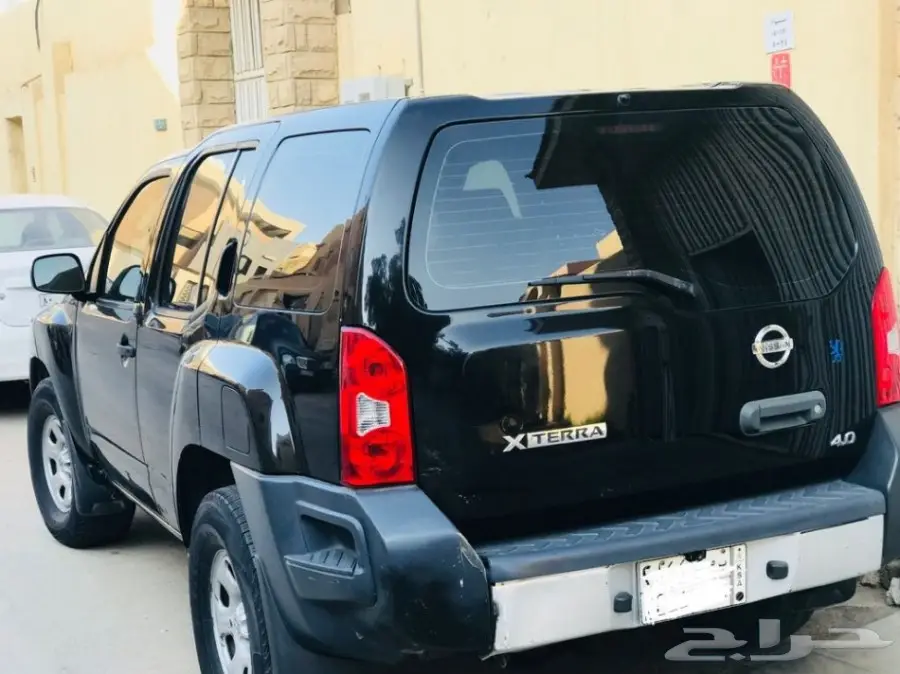 للبيع سارة نيسان إكستيرا موديل 2010 (image 4)