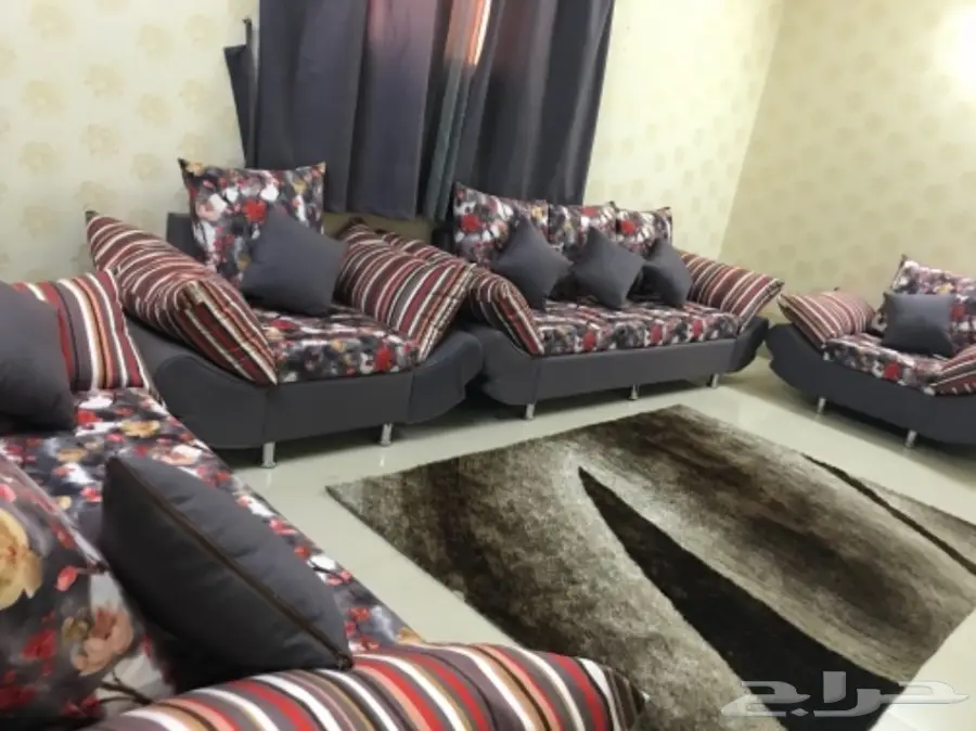 كنب للبيع نظيف عنيزة