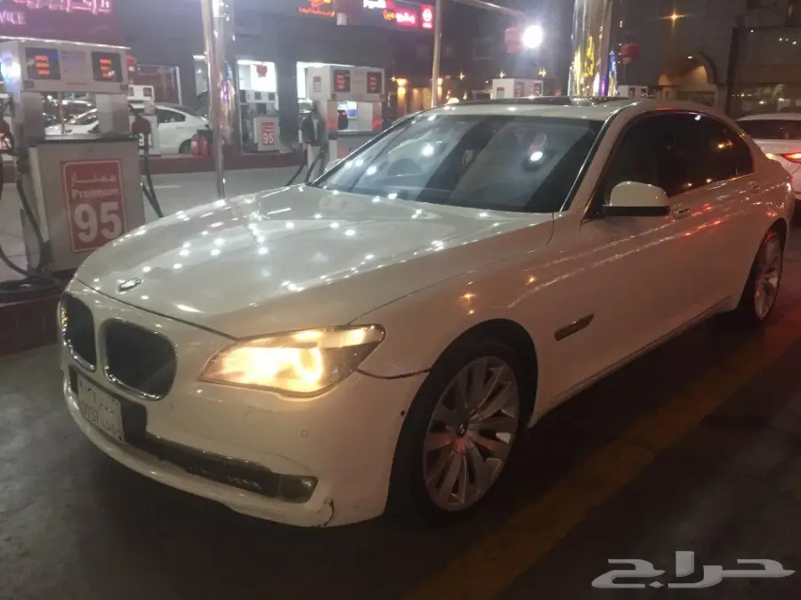 بي ام 2009 ابيض فل كامل 740 شاشات خلفيه للبدل (image 1)