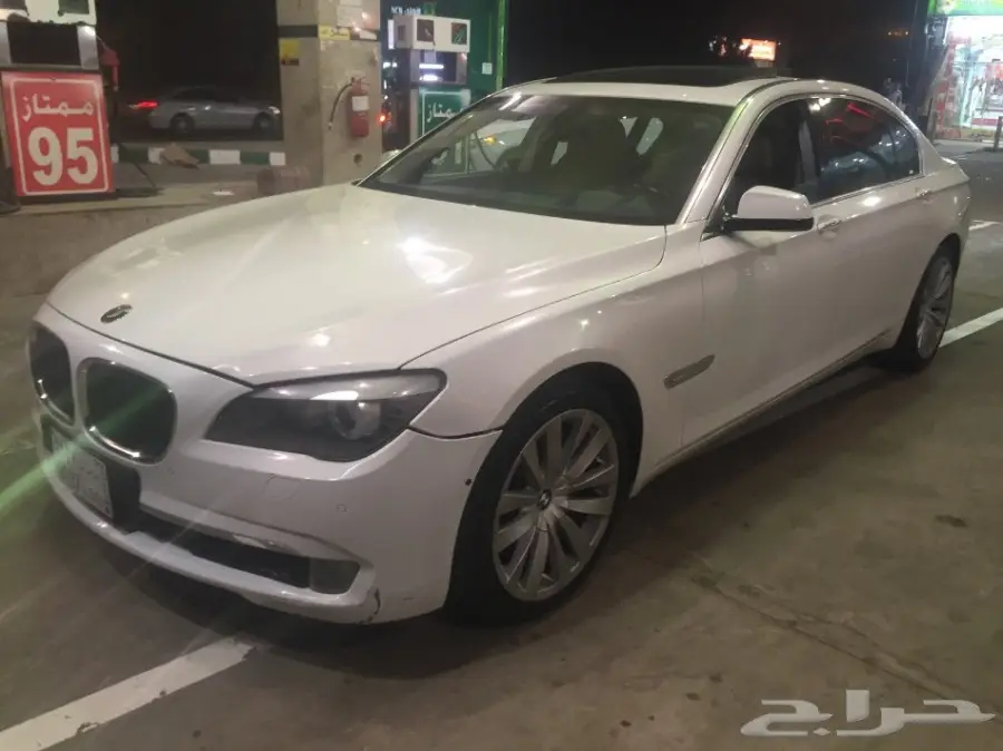 بي ام 2009 ابيض فل كامل 740 شاشات خلفيه للبدل (image 5)