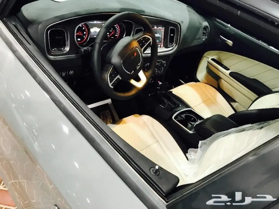 تشارجر - SXT 3 - فتحه جلد زينون - 2018 -سعودي (image 4)