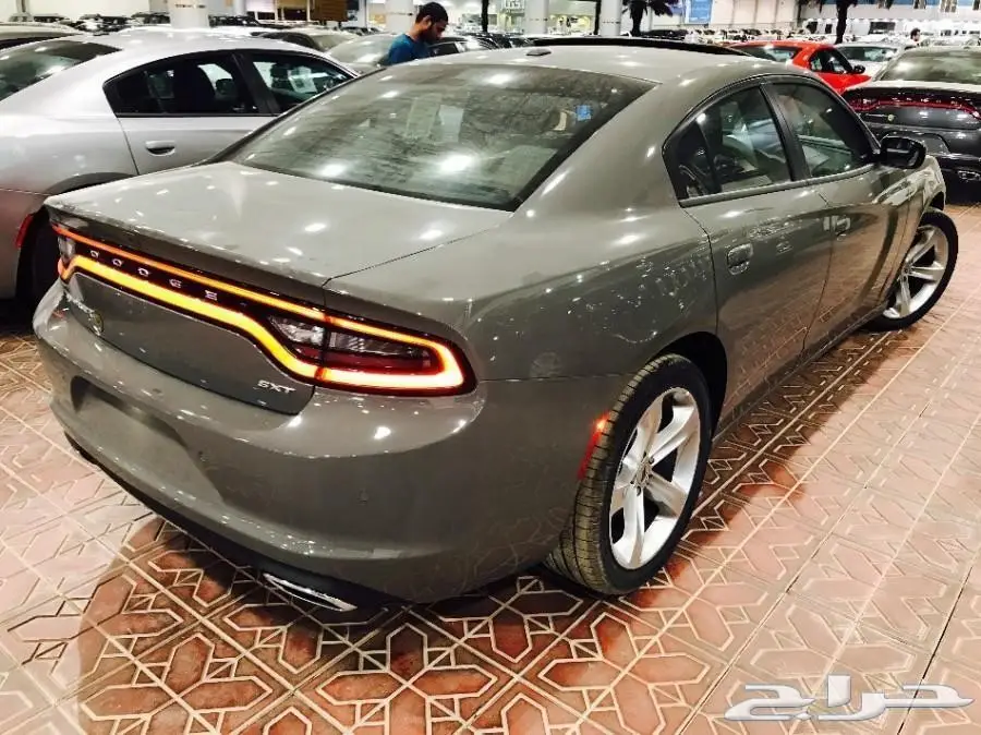 تشارجر - SXT 3 - فتحه جلد زينون - 2018 -سعودي (image 5)
