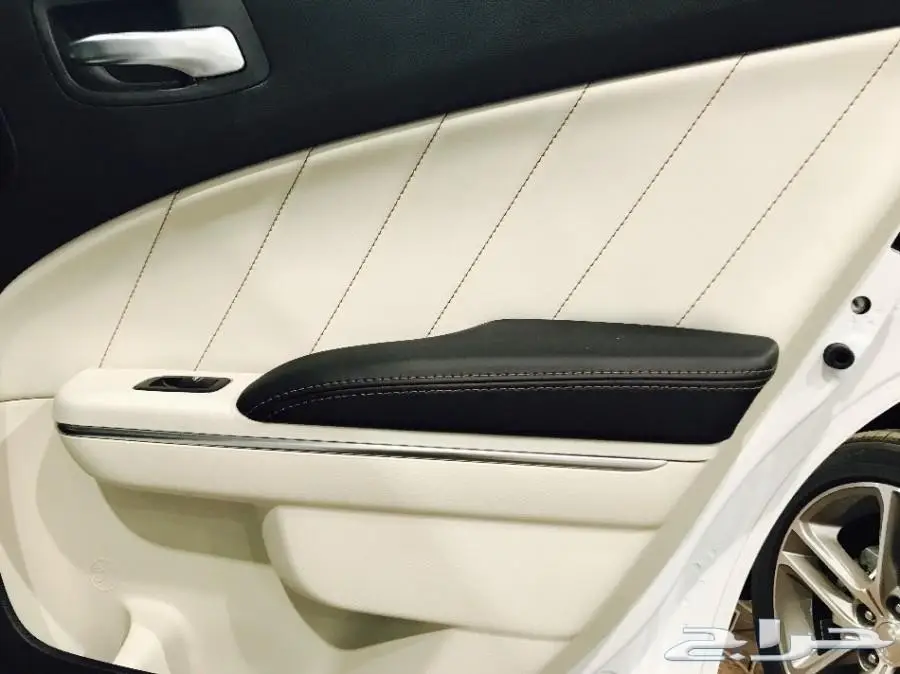 تشارجر - SXT 3 - فتحه جلد زينون - 2018 -سعودي (image 22)