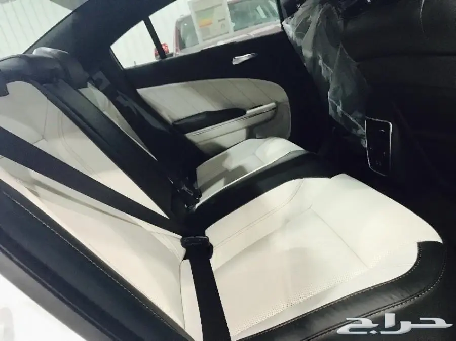 تشارجر - SXT 3 - فتحه جلد زينون - 2018 -سعودي (image 24)