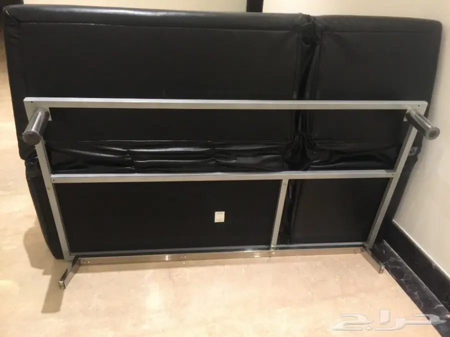 كنبه بسرير جلد للبيع بحالة ممتازه من هوم سنتر (image 6)