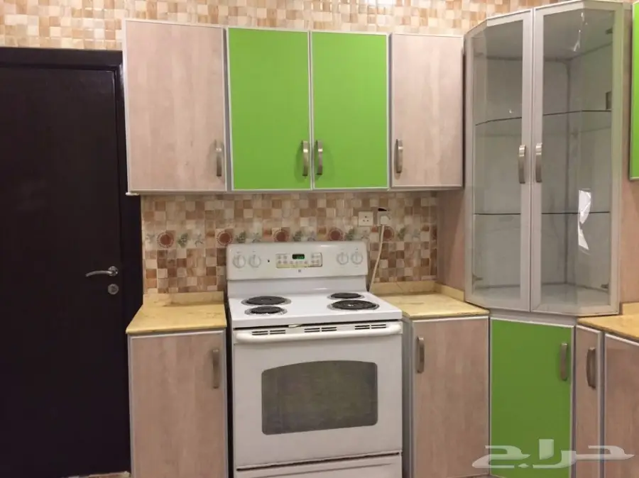 مطبخ نظيف للبيع وبحالة ممتازه.  (image 3)