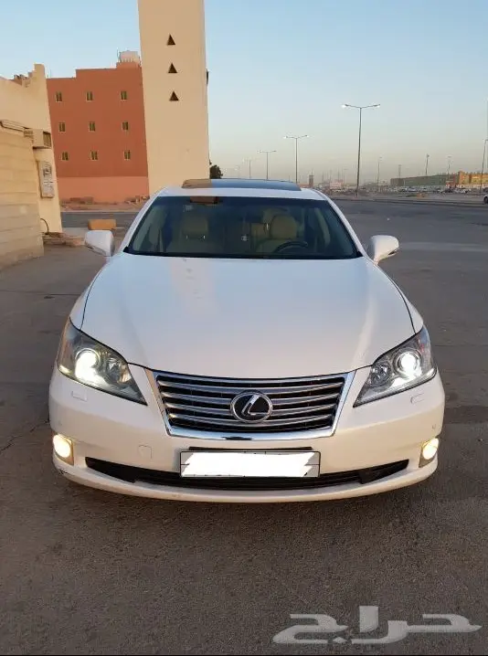 لكزس ES350 2011 نظيفة جدا ممشى 80 ألف فقط. (image 2)