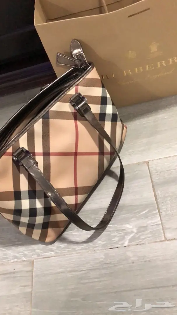 شنطة بيربيري اصلية مستخدمة (image 6)