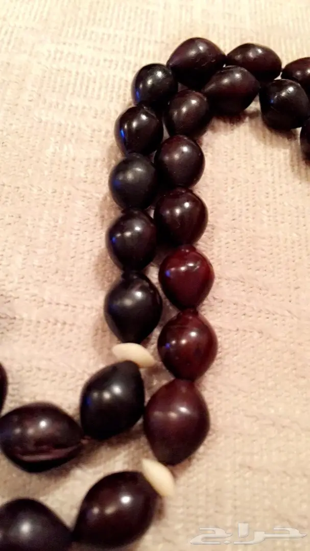 مزاد رقم(76)  لمدة ساعتين سبحة حجر حبات صغير (image 1)