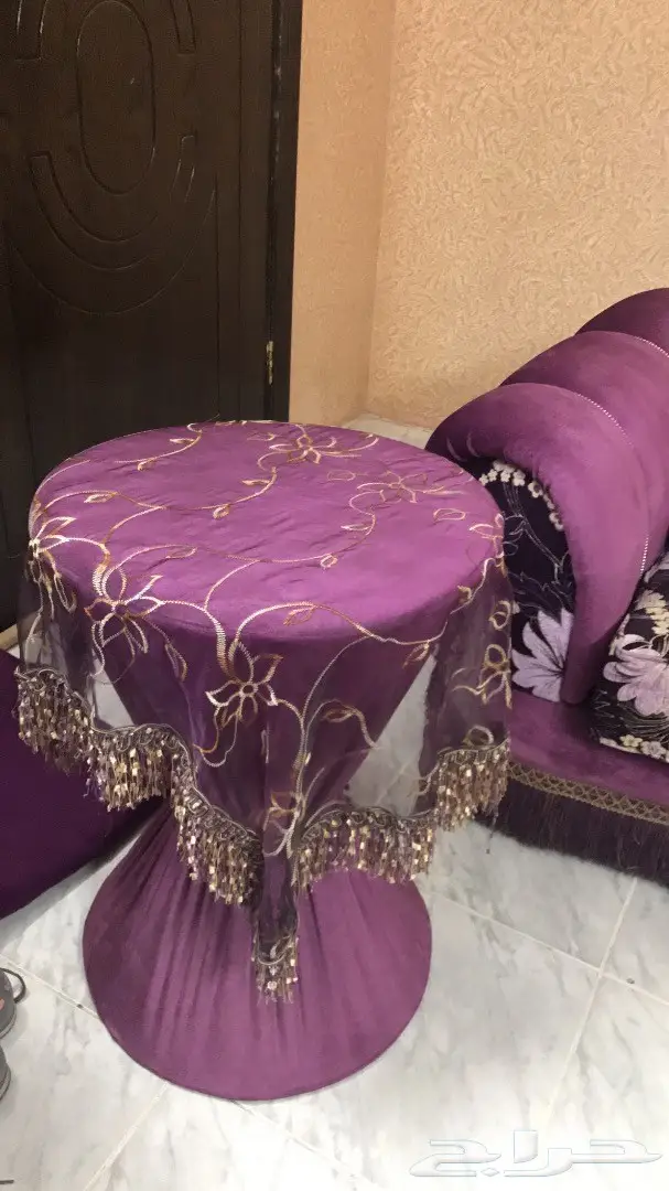 للبيع طقم كنب كلاسيكي نظيف اللون موف - الطائف (image 6)