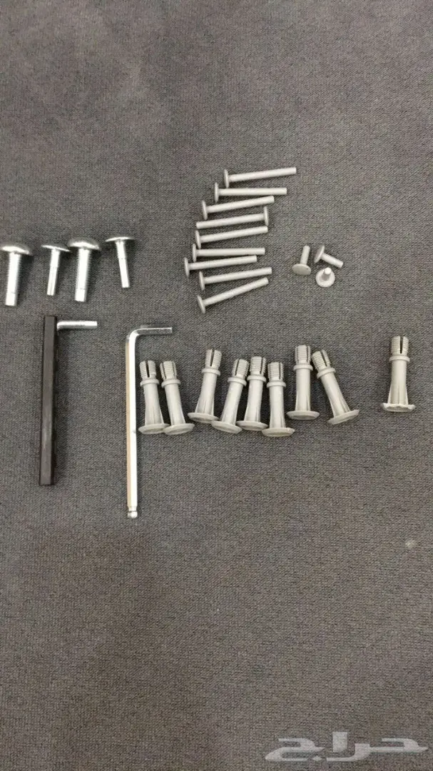 مكتب بزاوية يمين من ايكيا استخدام خفيف 