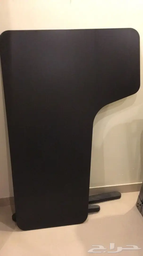 مكتب بزاوية يمين من ايكيا استخدام خفيف  (image 2)