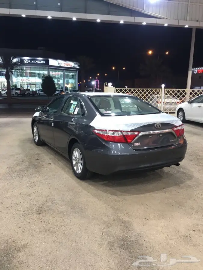 كامرى 2017 ليمتد ذهبى وفيرانى أصفار سعودى (image 2)