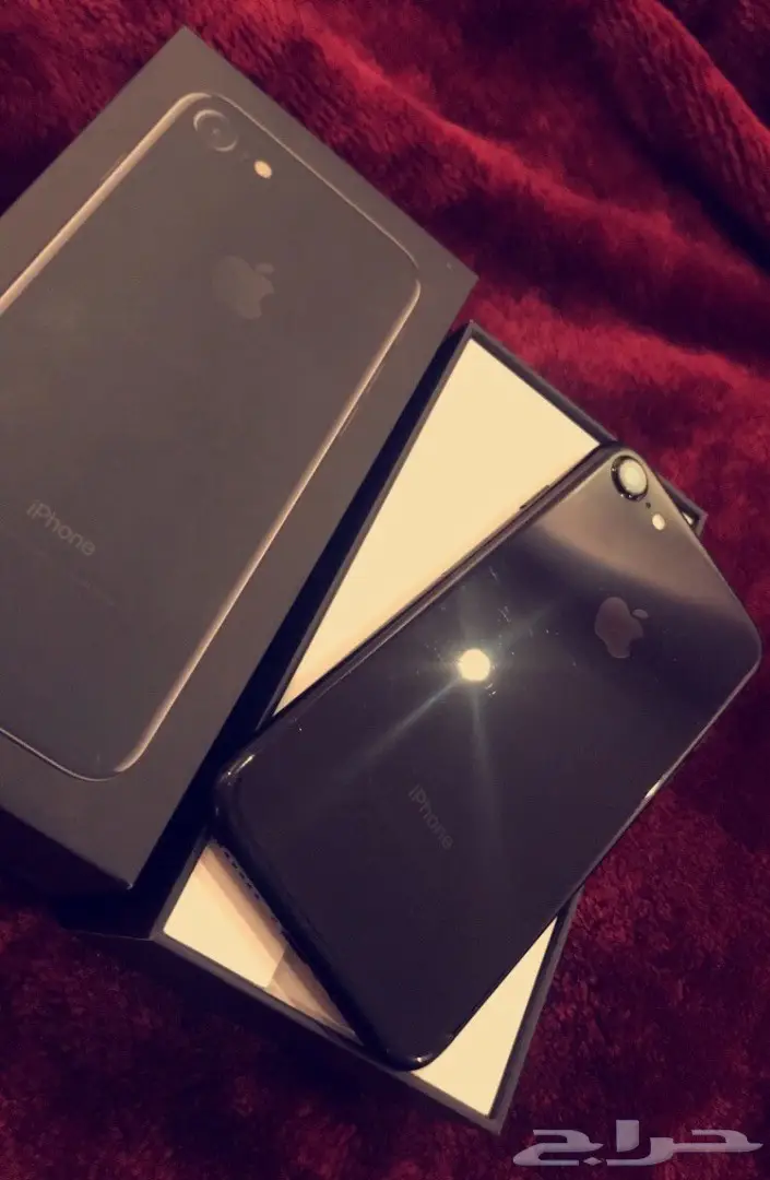 أيفون 7 أسود لماع 128  (image 1)