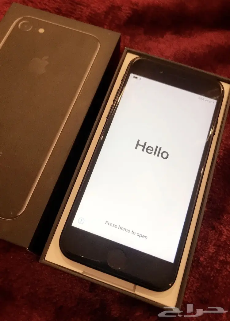 أيفون 7 أسود لماع 128 