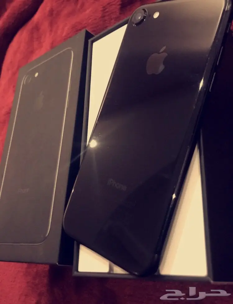 أيفون 7 أسود لماع 128  (image 2)