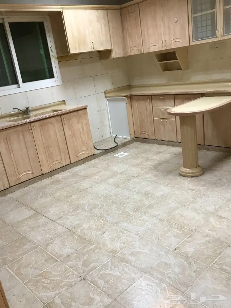 مطبخ نظيف وبحاله سليمه