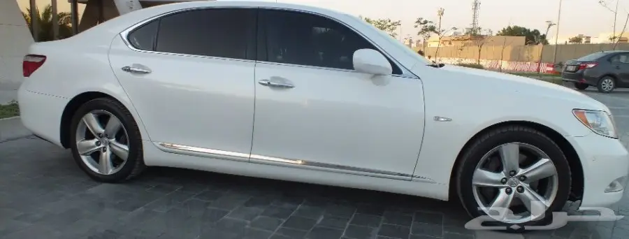 لكزس LS460L فل كامل سعودي 2008 VIP حد 69 الف (image 6)