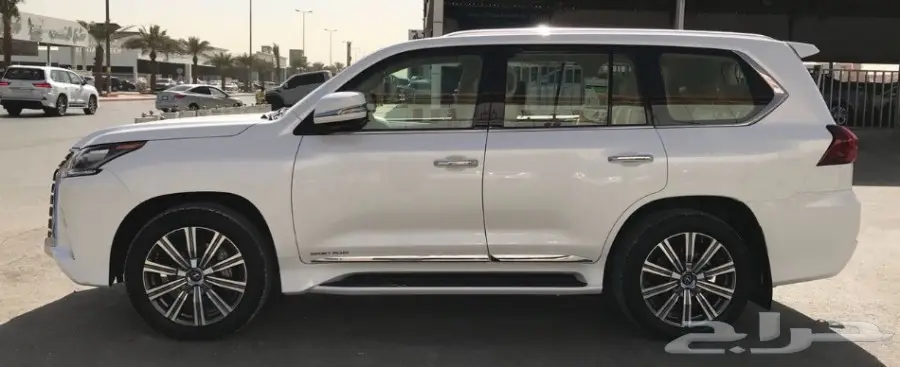 لكزس LX 570 موديل 2017 ابيض (image 1)