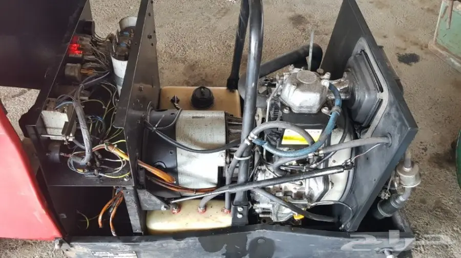 مولد كهرباء 6.5كيلو وات ...ومعه مولد لحام 200 (image 9)