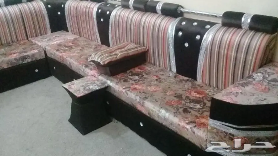 طقمين كنب بسعر مغري