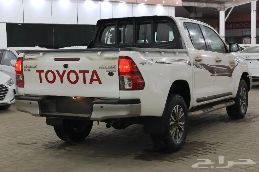 هايلوكس . 2018 . 4x4 . ديزل . تيربو . اقل سعر (image 2)