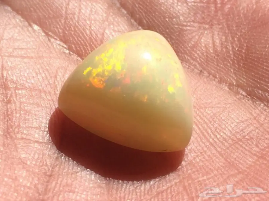 حجر اوبال طبيعي full fire