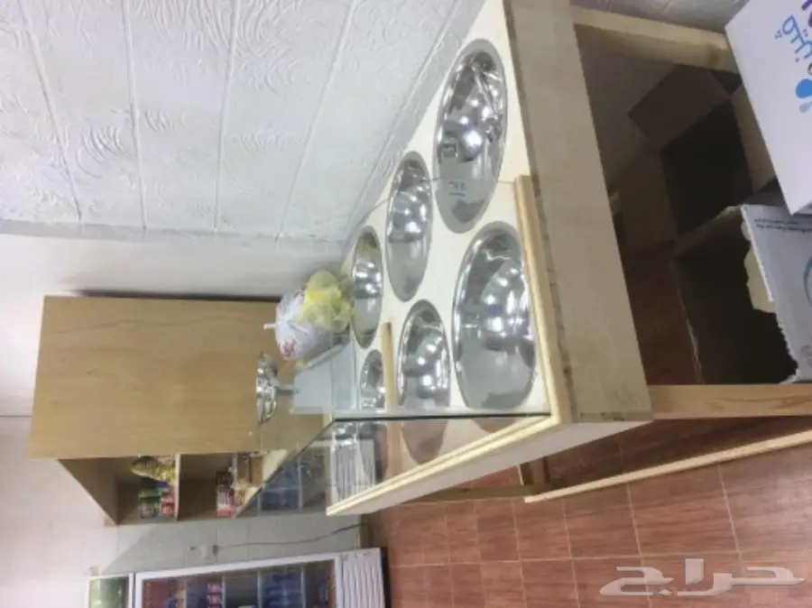 للبيع رفوف مكسرات وعرض