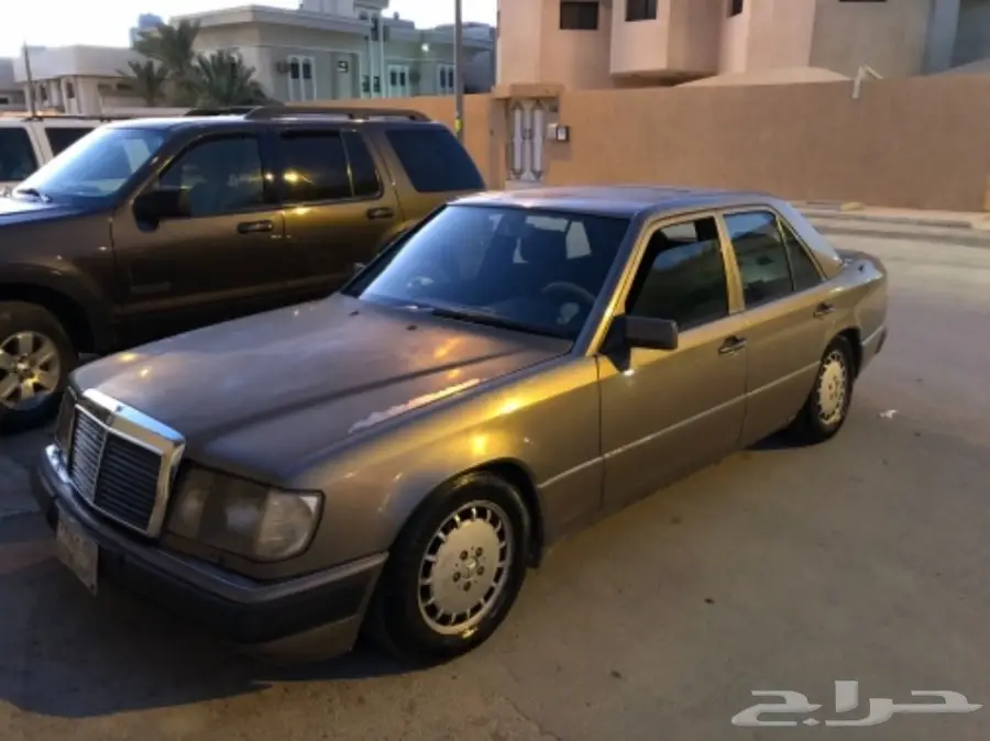 مرسيدس 1990 E300 (image 2)