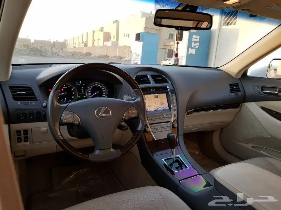 لكزس ES350 2011 نظيفة جدا ممشى 80 ألف فقط. (image 6)