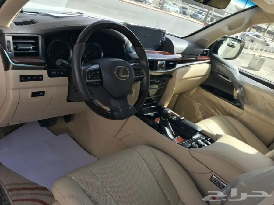 لكزس LX 570 موديل 2017 ابيض (image 7)