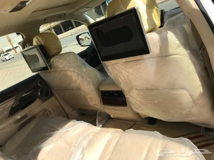 لكزس LX 570 موديل 2017 ابيض (image 8)