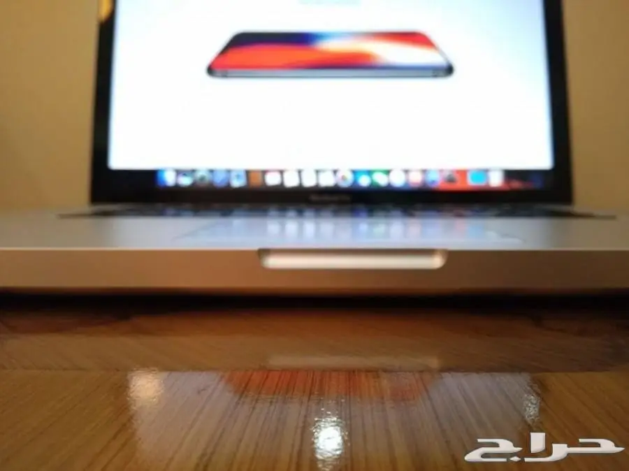   ماك بوك برو 15 انش مع فيس تايم(البيع مستعجل