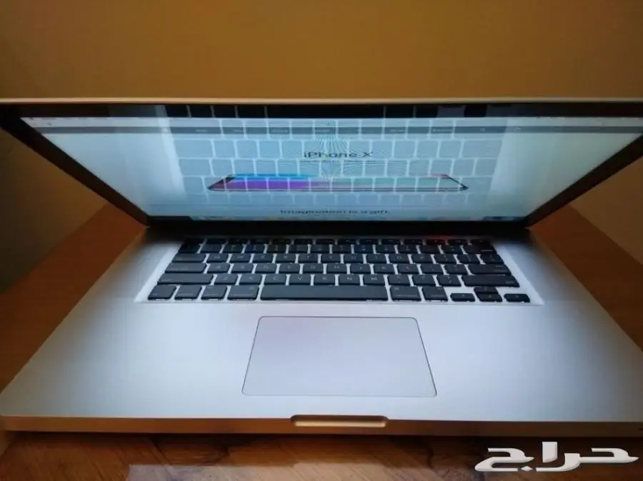   ماك بوك برو 15 انش مع فيس تايم(البيع مستعجل (image 4)