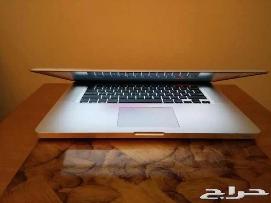   ماك بوك برو 15 انش مع فيس تايم(البيع مستعجل (image 5)